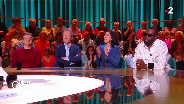 Gims fait l'éloge de sa compagne Demdem dans Quelle époque ! sur France 2.