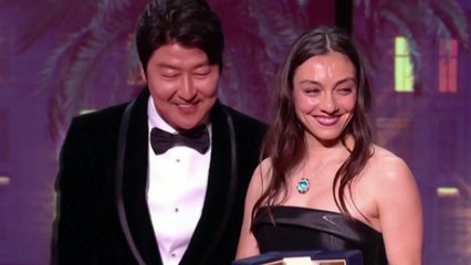 송강호, 칸영화제 여우주연상 시상..."모든 수상자에 경의를" / YTN