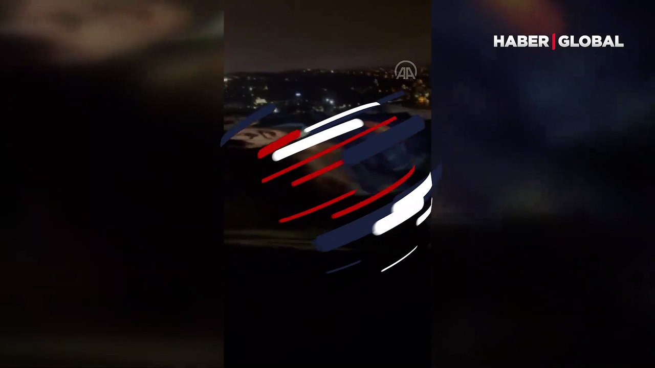 Cumhurbaşkanı Erdoğan'ın dev posteri 15 Temmuz...