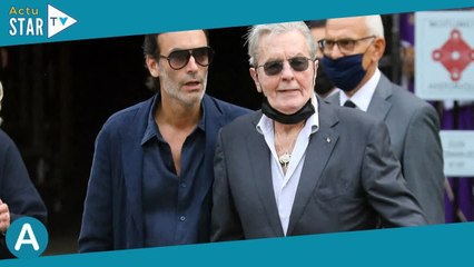 Alain Delon honoré : Son fils Anthony prend la relève à sa demande pour un bel hommage