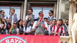 Thomas Müller @ Meisterfeier 2023 des FC Bayern München auf dem Rathausbalkon am 28.05.2023