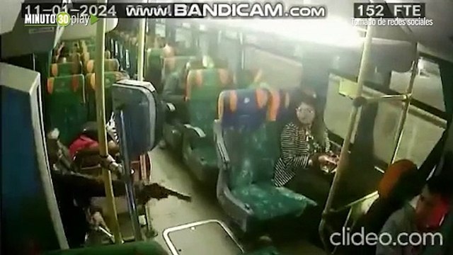 robo a mano armada en bus de servicio público en Bogotá