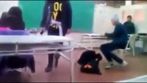 #VIDEO: Alumna golpea e insulta a su maestra en plena clase en Argentina