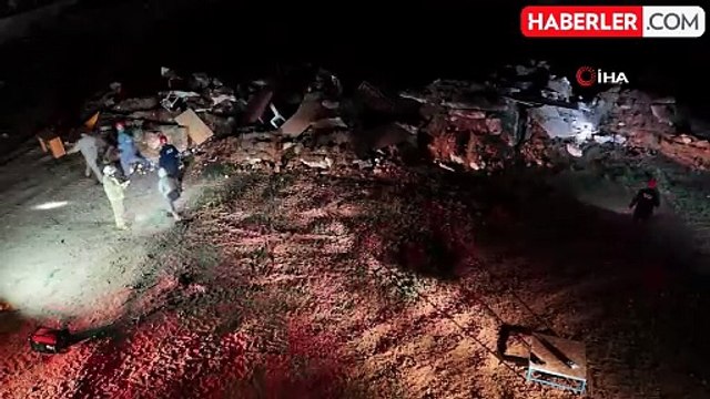 Gecenin ayazında zorlu tatbikat: 'Hassas burunlar' doğal afetlere hazırlanıyor