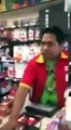 #VIDEO: Cajero de OXXO arroja café caliente a cliente en Querétaro