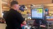 #VIRAL: 'El niño no tiene por qué sufrir', policía compra pañales a ladrona en Maryland