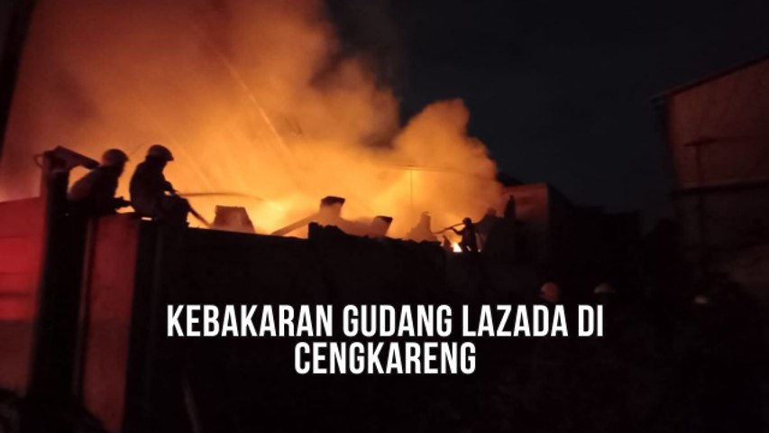 Kebakaran Hebat Melanda Gudang Lazada di Cengkareng, Jakarta Barat