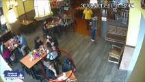 ladrona se roba bolsa en restaurante de Guadalajara