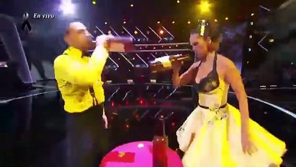 下载视频: Nora Salinas y Rafael Arroyo Bailando Rock & Roll - Bailando por un sueño 2017