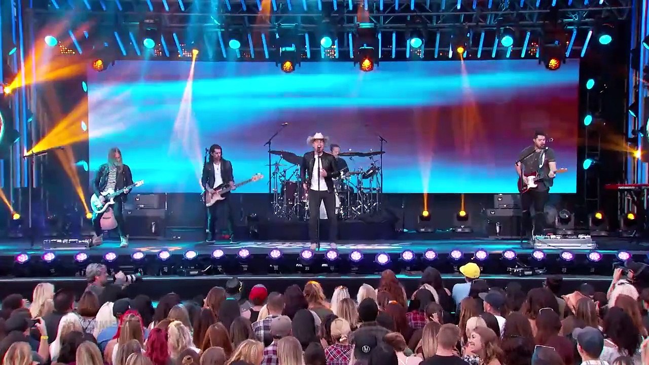 Dustin Lynch Performs "I'd Be Jealous Too" Vídeo Dailymotion