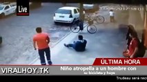 Niño atropella a un hombre con su bicicleta y huye
