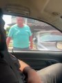 ［网传视频］拖车员要拖走欠款车  车主父亲持枪威胁