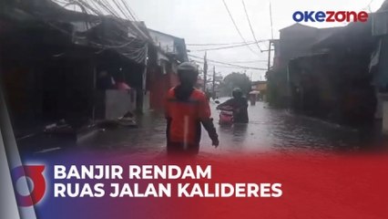 Download Video: Banjir Rendam Ruas Jalan Kalideres, Belasan Motor Mogok