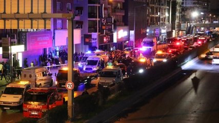 Cadde üzerine kaza raporu hazırlayanlara otomobil çarptı: 2 ölü, 7 yaralı