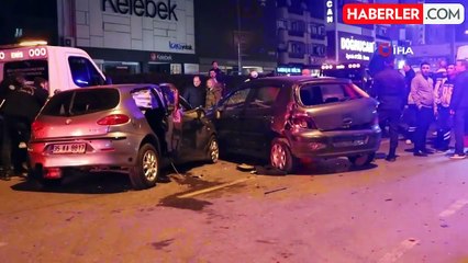 İzmir'deki feci kazada ortalık savaş alanına döndü: 2 ölü, 7 yaralı