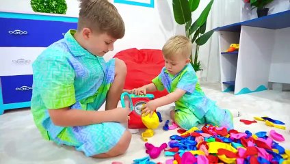 Oliver and Dress Up Adventure with Mom and Dad_2