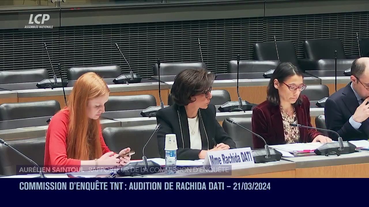 Nouveau dérapage du député Insoumis Saintoul qui se fait remettre en place par Rachida Dati et par le Président de la commission d'enquête : "Vous allez trop loin !"