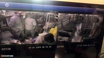 Download Video: Despojan Pertenencias a Pasajeros de Camión Urbano en Jalisco