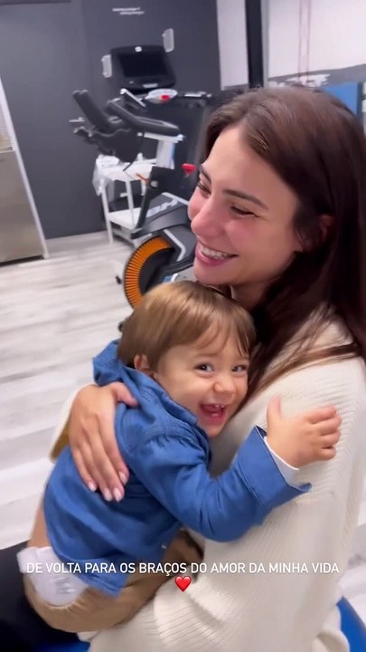 Carolina Carvalho com o filho Lucas