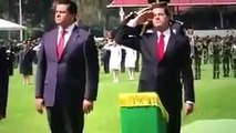 La cara de #EPN después de ver que la bandera estaba al reves.