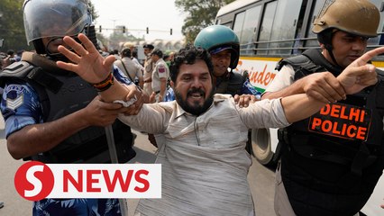 Download Video: India opposition members detained after arrest of Delhi leader Kejriwal