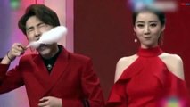 Presentadora se come algodón en 3 segundos en programa en China