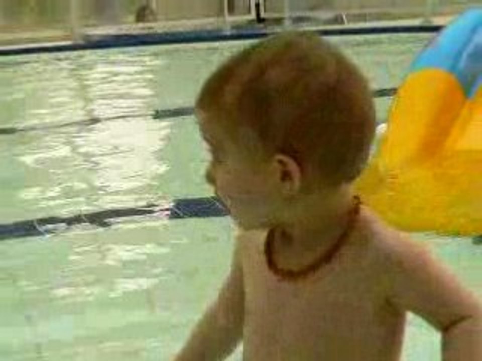 à la piscine