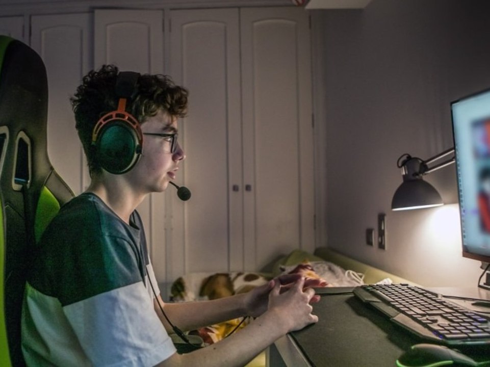 Wegen "fortnite": jugendlicher löst unnötigen polizeieinsatz aus