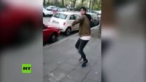 Un judío berlinés es azotado con un cinturón en un ataque antisemita
