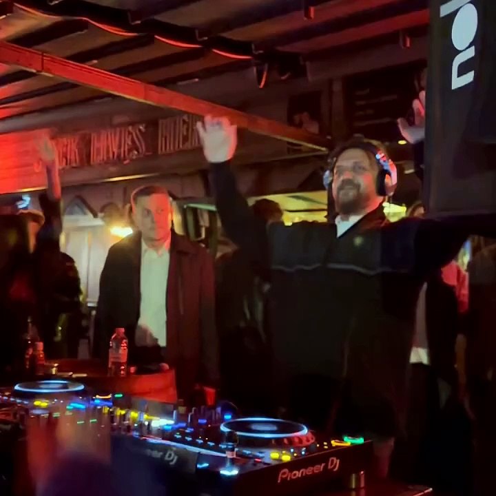 AK Partili aday DJ oldu, ortalığı salladı