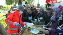 Antalya Büyükşehir Belediyesi Ramazan Ayında Mahallelerde İftar Yemekleri Dağıtıyor
