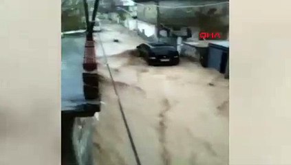 Selde can pazarı: Başkasını kurtarmak isterken yeniden sele kapıldı