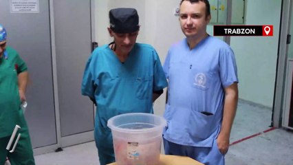 Trabzon'da karnından 10 kiloluk kitle çıktı