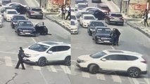 Üsküdar'da hareketli anlar; işadamının otomobilini çaldı trafikte yakalandı