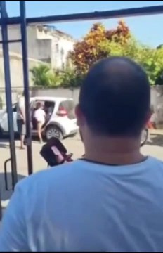 Alunos passam mal com forte calor dentro de escola