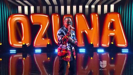 Ozuna descendió en #PremiosJuventud2018 y estremeció con 'Única'