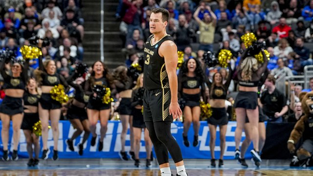Oakland Upsets Kentucky in Opening Round of NCAA Tournament