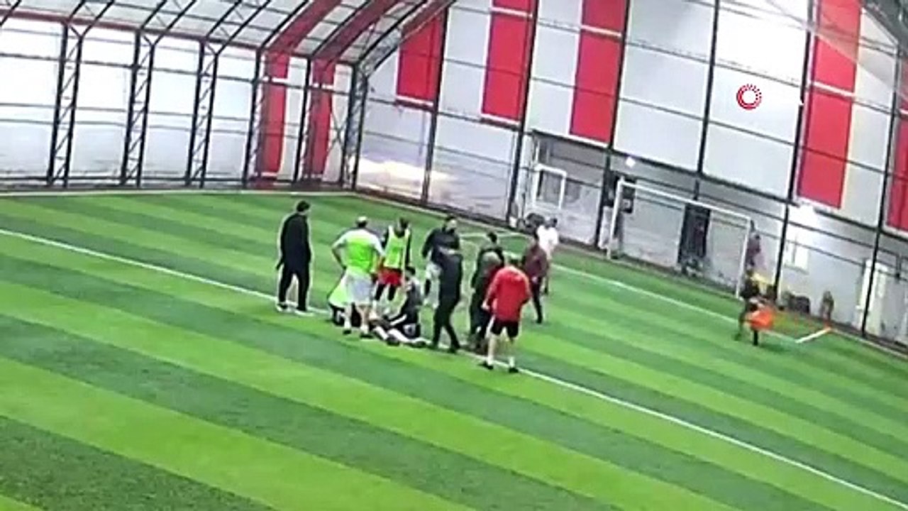 halı sahada kalp krizi geçirdi