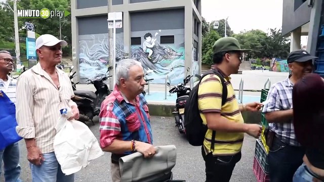 Alcaldía de Medellín entrega paquetes alimentarios a las personas más vulnerables