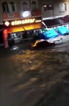 Giresun'daki sel felaketi işte böyle geldi... Dere yatağına imar izni verilirse sonu bu olur