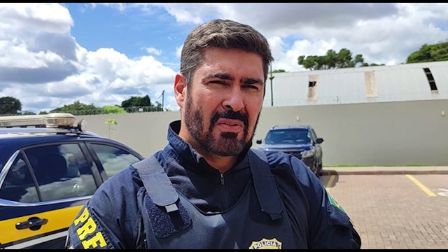 Trio é detido pela PRF na BR-277 com veículo furtado em Curitiba