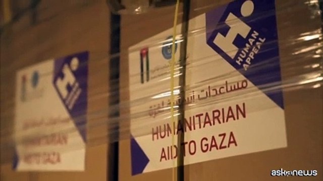 Nuovi camion con aiuti entrano a Nord della Striscia di Gaza