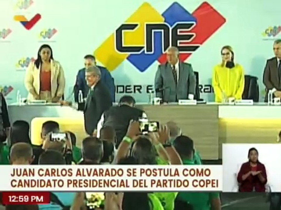 Juan Carlos Alvarado inscribió su candidatura presidencial ante el CNE para los comicios del 28J
