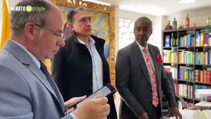 Gustavo Bolívar firmó en notaría que no frenará construcción del Metro de Bogotá