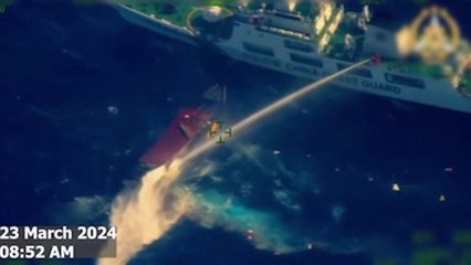 中 해경, 남중국해서 필리핀 선박에 또 물대포 쏴 / YTN