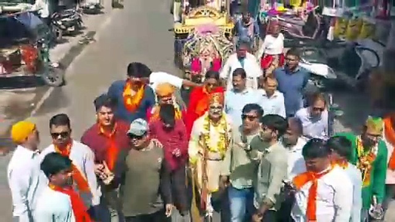 अनूठी परंपरा: सेठ-सेठानी का निकाला नानक शाही स्वांग