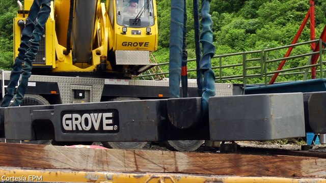 6-06-18 Hidroituango Concluyeron las pruebas tecnicas del ferri que transportara personas carga y vehiculos