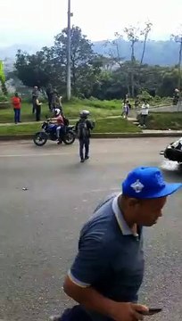 Aparatoso accidente en la variante de Caldas