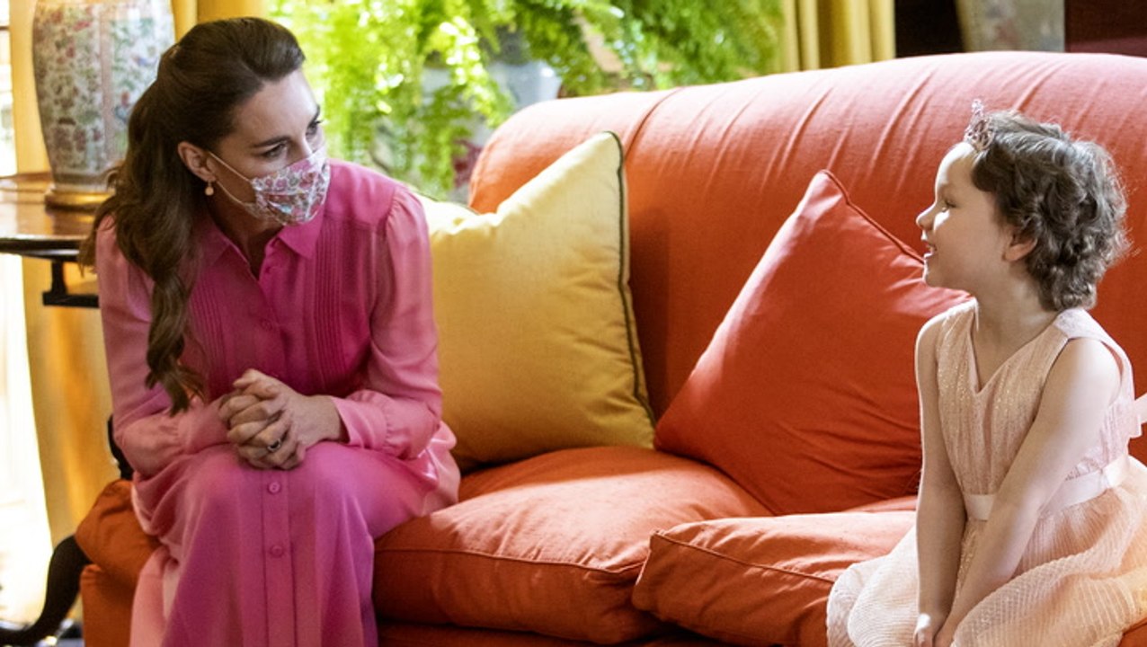 Princess of Wales wears pink to meet young girl diagnosed with cancer in resurfaced clip