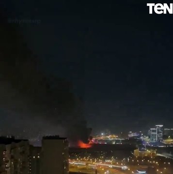 لقطات من إطلاق النار والحريق بأحد المجمعات التجارية في موسكو